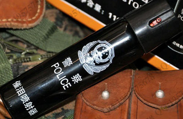 催泪喷雾器使用方法